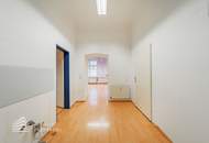 Geräumiges 3-Zimmer Büro mit großen Lagerräumen und eigener Einfahrt, Nähe Landstraße