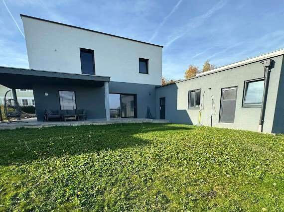 Neuwertiges Einfamilienhaus in Oberzirking, 5 Zimmer, Garten, Garage, 187m² Wohnfläche