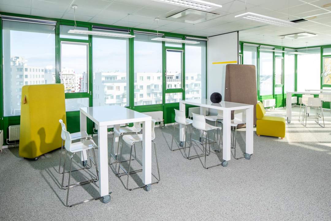 Helles Büro im 4. Liftstock