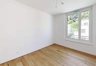 4-Zimmer-Dachgeschosswohnung mit großer Terrasse und Blick Richtung Weinhänge