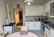 Kreative Villa mit Wintergarten und Nebengebäude