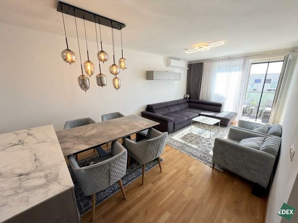 Hochwertig ausgestattete Eigentumswohnung mit Balkon, Klimaanlage &amp; Dachpool