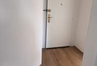Schöne 2 Zi-Wohnung mit Balkon