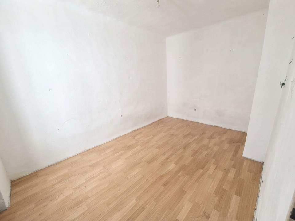 Repräsenatives Wohnungseigentum in der Goldschlaggasse - Jetzt preiswerte Altbauwohnungen zum selbst gestalten erwerben !
