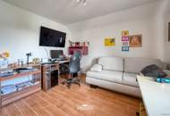 Viel Platz in beliebter Wohngegend, der Attersee nicht weit und riesiger Traumgarten!