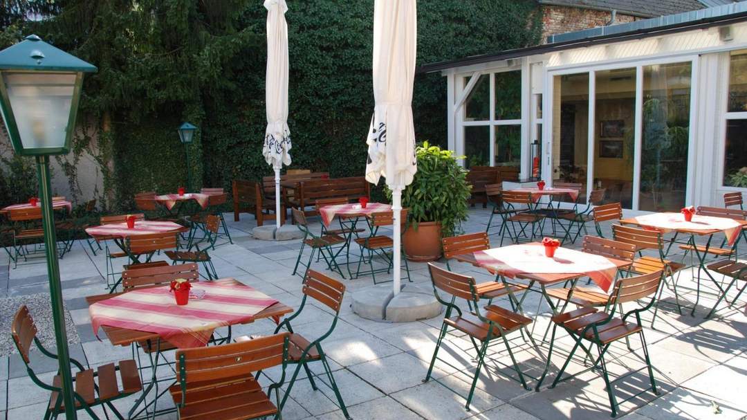 Restaurant mit Mieter| Gastgarten im Innenhof | 10% Nettorendite