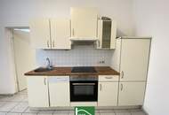 Sechshaus - Innenhofausrichtung und 5 Gehminuten zu U4 und U6! Helle Altbau-Wohnung mit 2 oder 3 Zimmern - JETZT ANFRAGEN