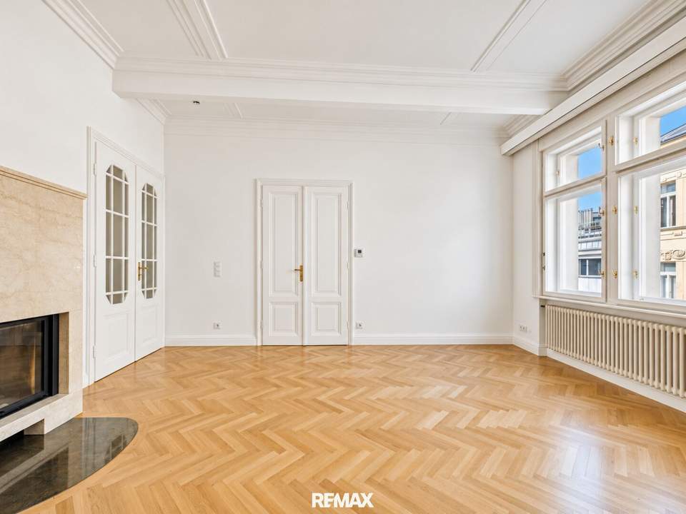 Repräsentative 5-Zimmer-Altbauwohnung mit 2 Balkonen & Garage