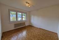 Sportliche 2-Zimmer-Wohnung mit Loggia und Parkplatz - schöne Aussicht ins Grüne on Top!