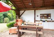 Liebevolles Anwesen mit Atelier auf traumhaft schönem Eigengrund - 59,17m² Wohnhaus plus 58,84m² modernisierte Scheune!