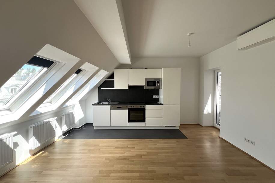 UNBEFRISTET - helle 2,5-Zimmer Dachgeschosswohnung mit Wohnküche, Schrankraum, 26 m2 Dachterrasse und Kellerabteil nahe Schönbrunn, Wohnung-miete, 1.131,50,€, 1150 Wien 15., Rudolfsheim-Fünfhaus
