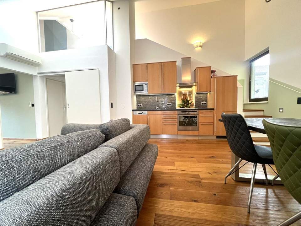 Stilvolle Maisonette-Dachgeschosswohnung mit Weitblick