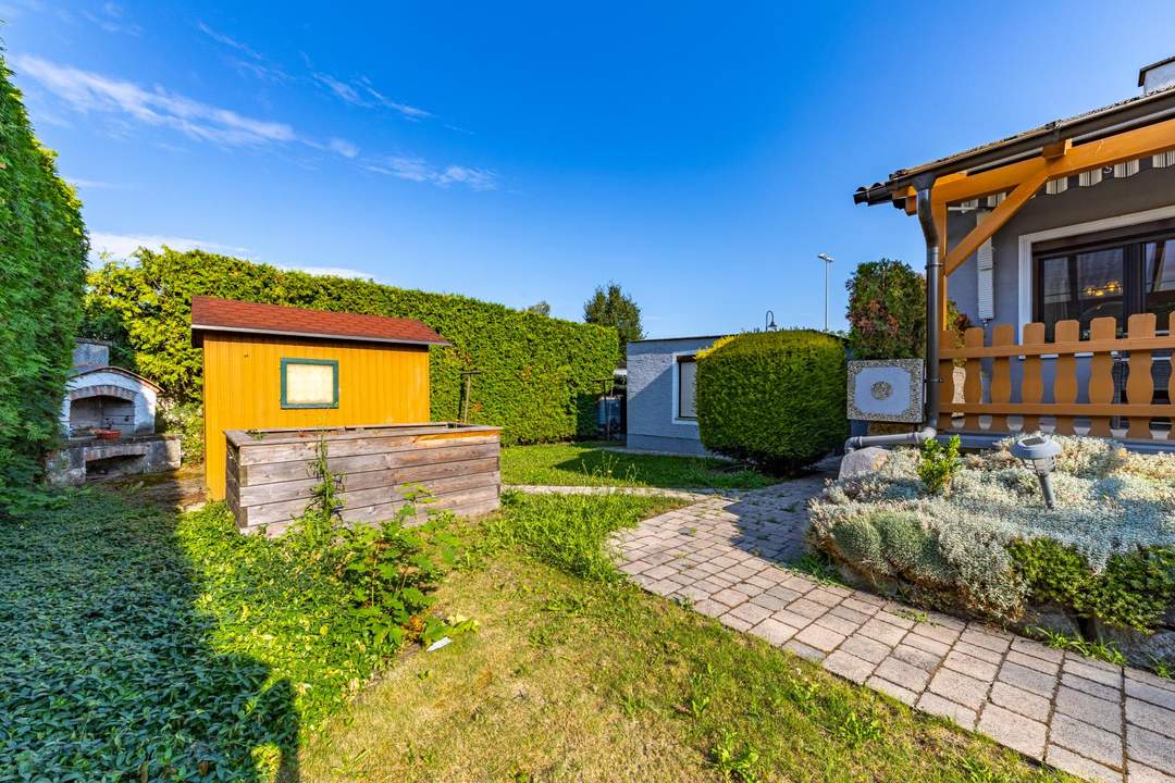 KLIMATISIERTES EINFAMILIENHAUS MIT ZWEI GARAGEN, WERKSTATT, POOL UND TERRASSE IN NAPPERSDORF!