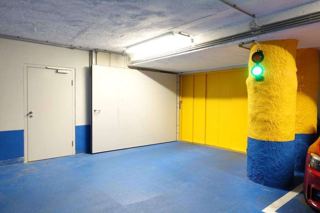 ab 1.11.26: Garagenplatz beim Spittelberg zu vermieten! Auto-Lift!