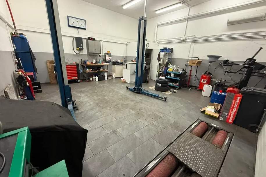 Nachmieter gesucht: KFZ-Werkstatt mit Betriebsanlagengenehmigung – 4 Hallen, gesamt ca. 100 m², Gewerbeobjekt-miete, 1.333,33,€, 2601 Wiener Neustadt(Land)