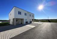 Wunderschöne Doppelhaushälfte // Zweitbezug | Eigengarten | 2 PKW Stellplätze | Luft-Wärmepumpe | Erlenweg - Haus 2B | ab 1. April 2026