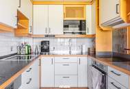 Zweifamilienhaus mit vielseitigem Gewerbebereich & exklusivem Wellnesshaus