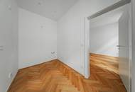 Sanierte Altbauwohnung in ruhiger Innenhoflage – hochwertiger Erstbezug mit Stil!