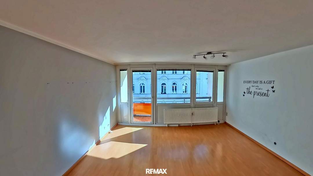 Gepflegte 2 Zimmer mit Westloggia!