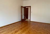 ZENTRAL GELEGEN MIT LOGGIA