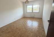 Pendler aufgepasst - sanierte 2-Zimmer-Wohnung mit südseitiger Loggia, Lift und schönem Ausblick