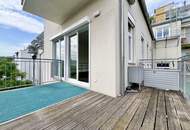 Weitblick, Ruhe & zentrale Lage – Sonnige Altbauwohnung mit Balkon