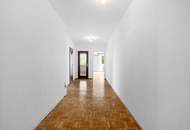 4 Zimmer mit Loggia/Nähe Sofiensäle/sanierungsbedürftig