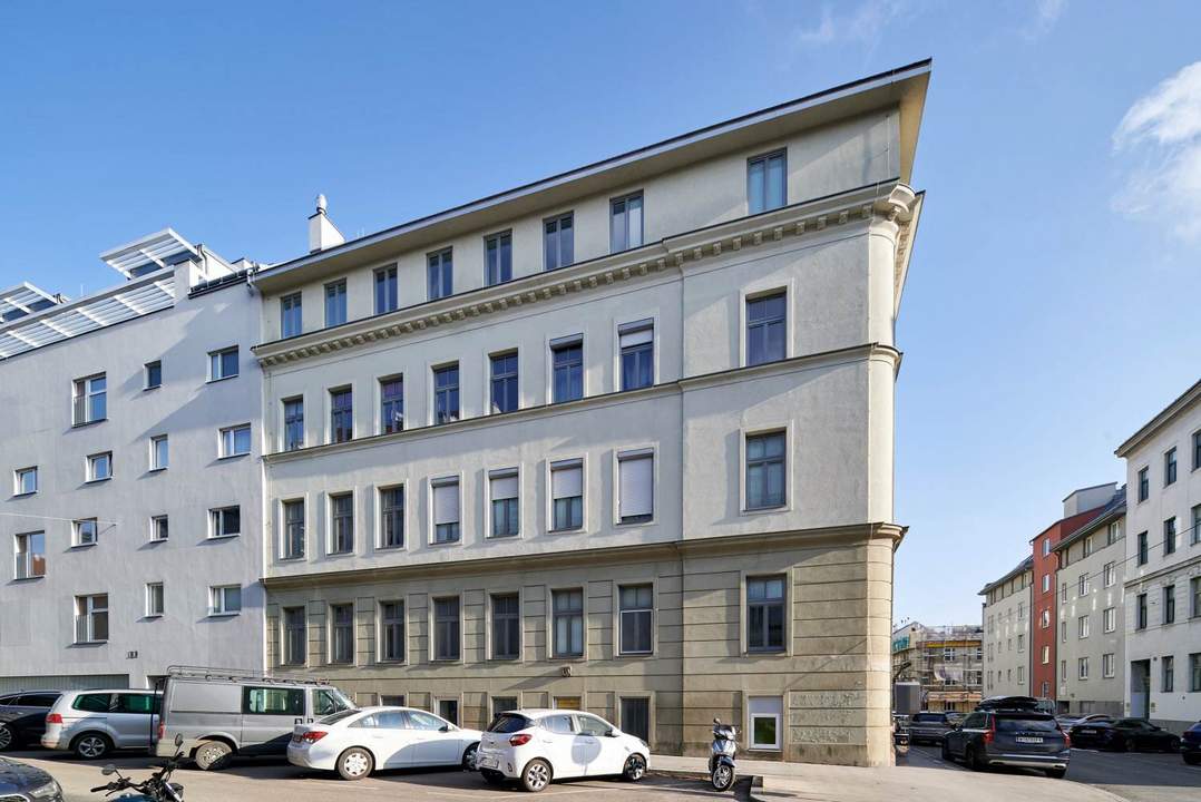 Klein, fein und zentral – Einraumwohnung im sanierten Gründerzeithaus Sanierungsbedürftig