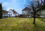 Charmantes Zweifamilienhaus mit traumhaftem Garten und Garage in Christkindl