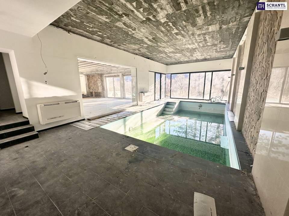 Exklusives Grundstück mit Traumhaus Rohdiamant ++ Indoor-Pool ++ Atemberaubender Wienerwaldblick ++ Großzügige Terrasse ++