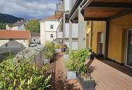 Familienhit! Traumhafte 4 - Zimmer Wohnung mit 63 m² südseitiger Terrasse und Carport