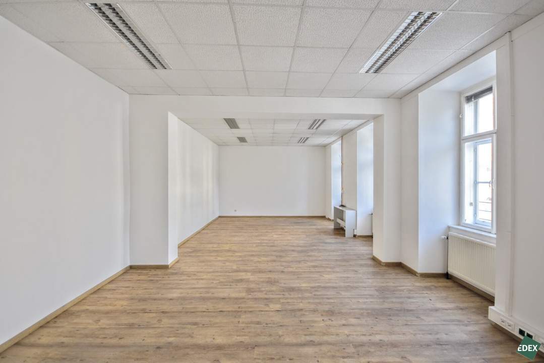 Helles Büro mit optimaler Verkehrsanbindung am Augarten