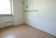 3 Wohneinheiten und ein Geschäftslokal mit vielen Lagerräumen auf 4.499m² Grund im Bauland Mischgebiet!