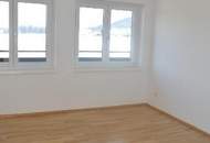 Sonnige 4 Zi-Dachgeschosswohnung mit Terrasse und Balkon!