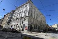 ROHDIAMANT IN TOPLAGE! U6 DIREKT. SANIERUNGSBEDÜRFTIGE 3,5 ZIMMER. FISCHGRÄTPARKETT.