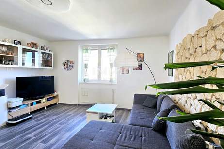 Lichtdurchflutete, große 3-Zimmer-Wohnung mit Balkon und Garage in attraktiver Lage, Wohnung-kauf, 267.000,€, 2700 Wiener Neustadt(Stadt)