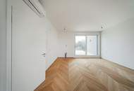 STOCK IM WEG - "Erstbezug mit Stil - 4 Zimmer mit Südterrasse, Fitness &amp; Garage"