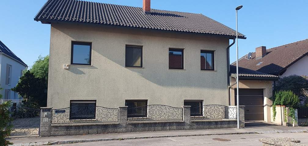 EINFAMILIENHAUS MIT GROSSEM GARTEN ZUR VERMIETUNG