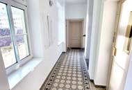 Stark reduziert - Stylischer Wohntraum im Dachgeschoss! Frisch saniert + Ruhelage + Traumhaftes Altbauhaus + Hofseitige Terrasse + U-Bahn ums Eck + Beste Infrastruktur und Anbindung!