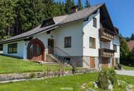 Großzügiges Wohnhaus am Dorfrand mit Nebengebäude