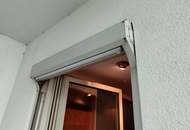 Sehr gepflegte, teilmöblierte 3- Zimmer Balkonwohnung in ruhiger Wohnlage des 23.Bezirks !