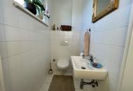 Neuwertige Wohnung mit guter Aufteilung - 2 Carports - ein extra Raum mit extra Zugang für Gewerbe!