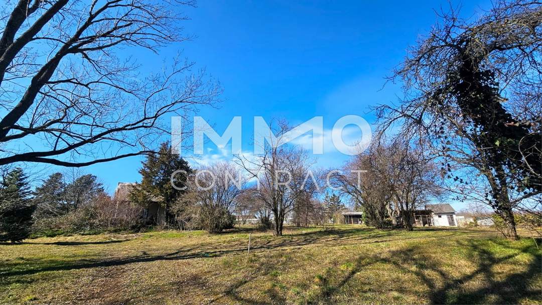 Bauträger oder Privatperson: Traumhaftes, großes Grundstück mit Altbaumbestand in ruhiger Lage