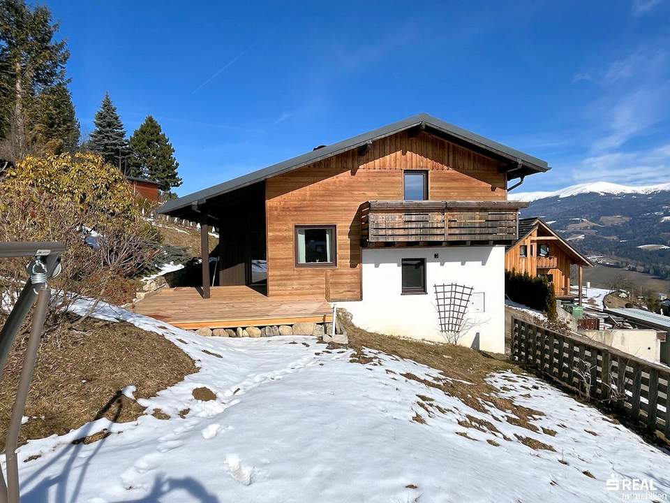 Freizeitwohnsitz! Schönes Ferienhaus mit herrlicher Aussicht, liebevoll saniert am Rainsberg in Reichenfels