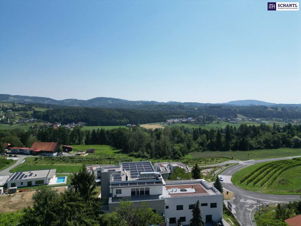 WOHNEN ÜBER DEN DINGEN! Lassen Sie Ihren Blick über das 360°-Panorama der Weststeiermark schweifen und genießen Sie ein unvergleichliches Wohngefühl. Luxus, Ruhe und Lebensqualität in ihrer schönsten Form. Sofort verfügbar.