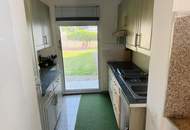 Kreative Villa mit Wintergarten und Nebengebäude