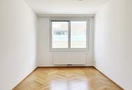 Mitten im 7. - ruhige, sonnige Familienwohnung mit vielen Extras - 2 Garagenstellplätze optional