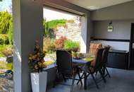 1A Traumhaus 250m² Wohnnutzfläche, 4 Zimmer, Innenpool, Garage, Garten