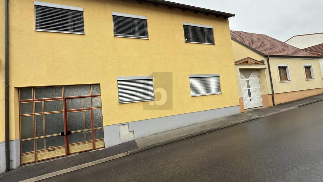 IN TOP RUHELAGE MIT 2 WOHNEIHEITEN UND SONNIGEM SÜD-WEST GARTEN