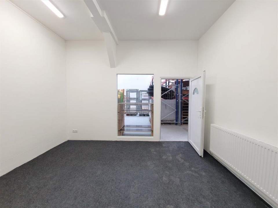 Modernes Büro (138m²) mit Lagerfläche (320m²) - Top Infrastruktur // Top Verkehrsanbindung A2